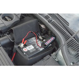 Tester autobaterie a alternátoru 12V